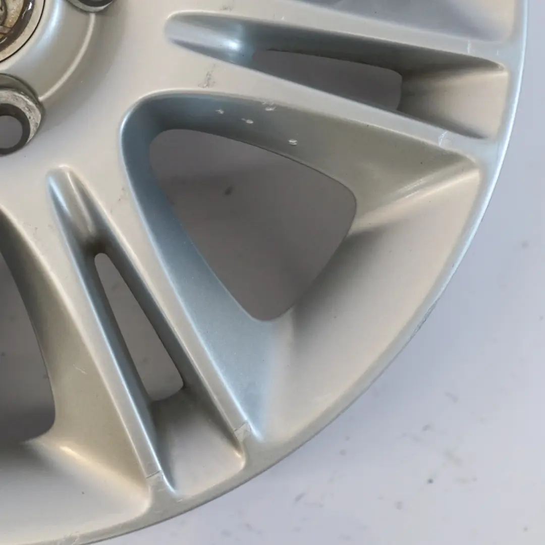 Silber Felge Leichtmetallfelge 16" 6J ET:40 für Opel Corsa D mit Teilenummer 0P033 K5 Opel Corsa D Silber Felge Leichtmetallfelge 16" 6J ET:40 - SKU 0P033K5-1 - Teilenummer 0P033 K5