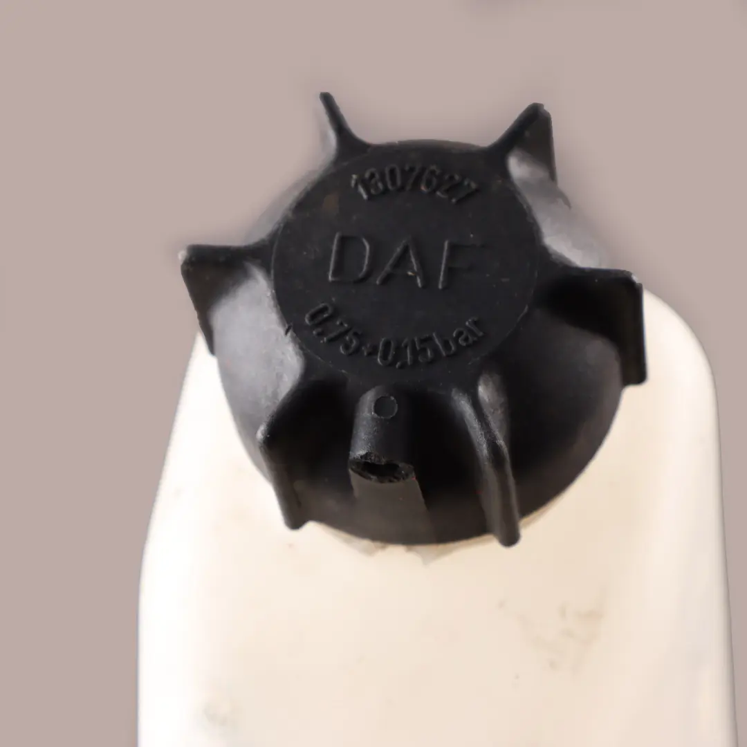 Expansion Tank LEYLAND DAF 85CF Water Coolant Overflow Reservoir to with Part number 1252071 Expansion Tank LEYLAND DAF 85CF Water Coolant Overflow Reservoir - SKU 1252071 - Part number 1252071