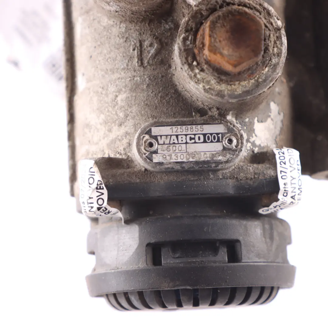 85CF Trailer Lifter Trunk Lifting Control Valve Pump Unit to DAF with Part number 1259855 DAF 85CF Trailer Lifter Trunk Lifting Control Valve Pump Unit - SKU 1259855 - Part number 1259855