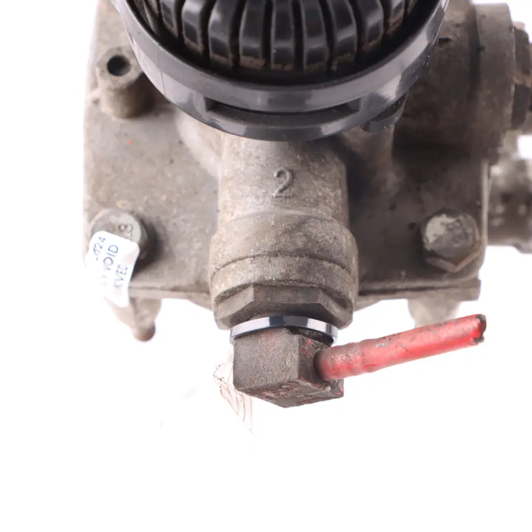 85CF Trailer Lifter Trunk Lifting Relay Valve Unit to DAF with Part number 1302103 DAF 85CF Trailer Lifter Trunk Lifting Relay Valve Unit - SKU 1302103 - Part number 1302103