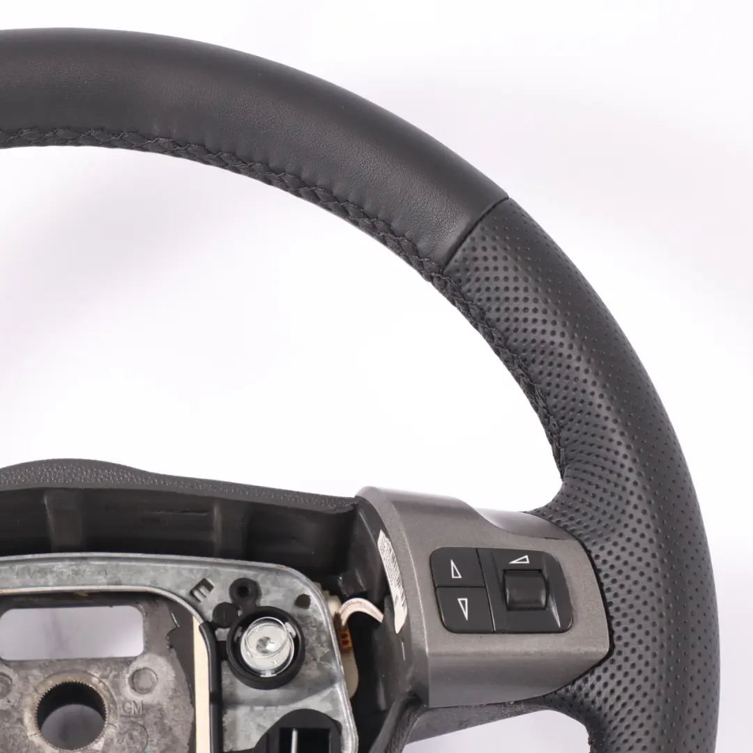 Kierownica NOWA Skóra Czarna do Opel Astra H o numerze 13138708 Opel Astra H Kierownica NOWA Skóra Czarna - SKU 13138708-1 - Numer Części 13138708