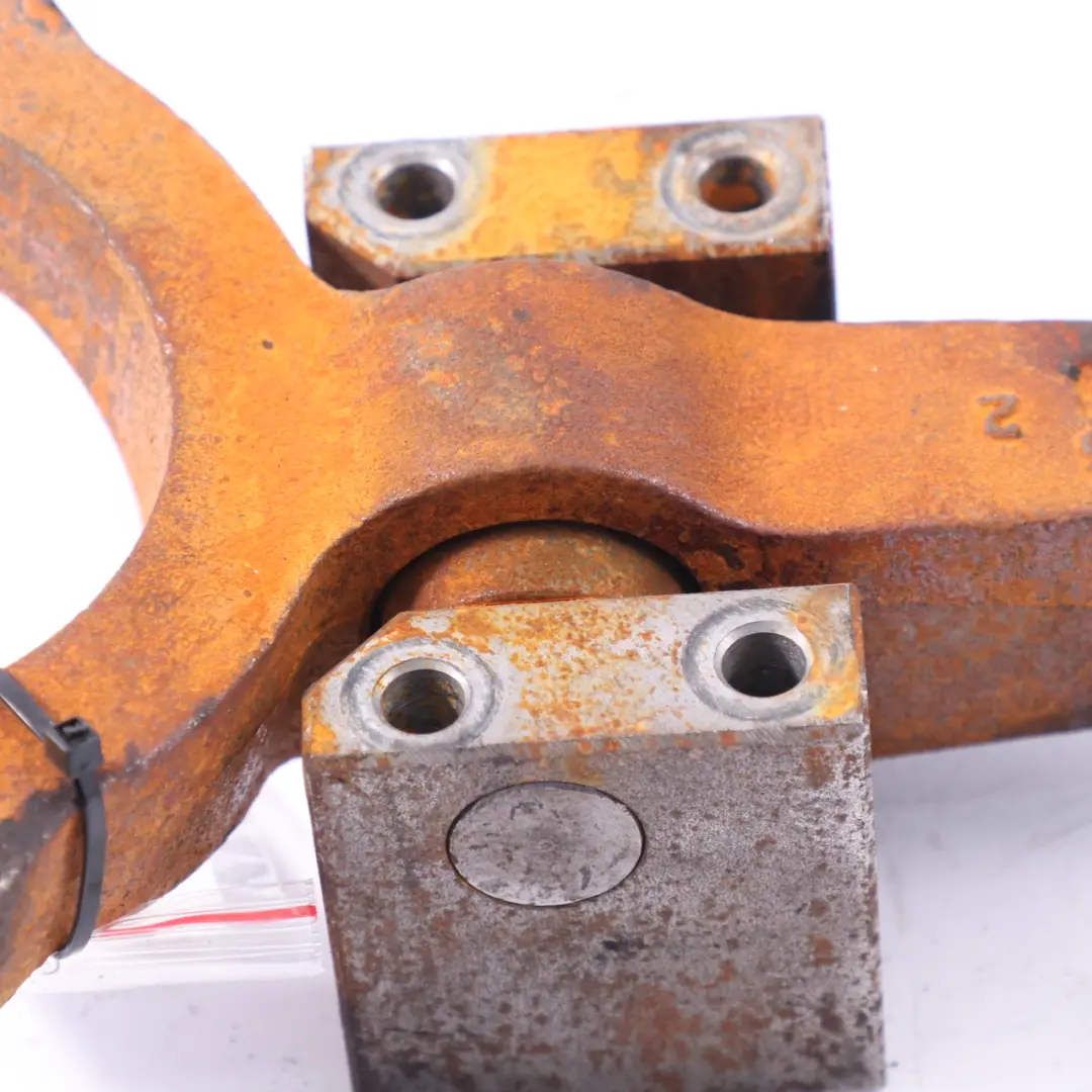 DAF 85CF Clutch Release Fork Flywheel Clutch Mount Bracket Holder - SKU 1382538 - Part number 1382538