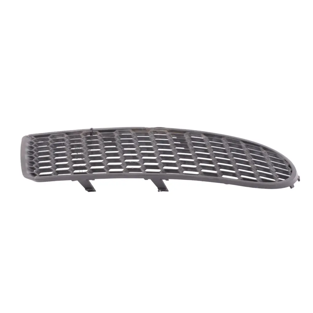Volkswagen New Beetle Pare-chocs avant Grille recouvrement droite - SKU 1C0807684A - Numéro de pièce 1C0807684A