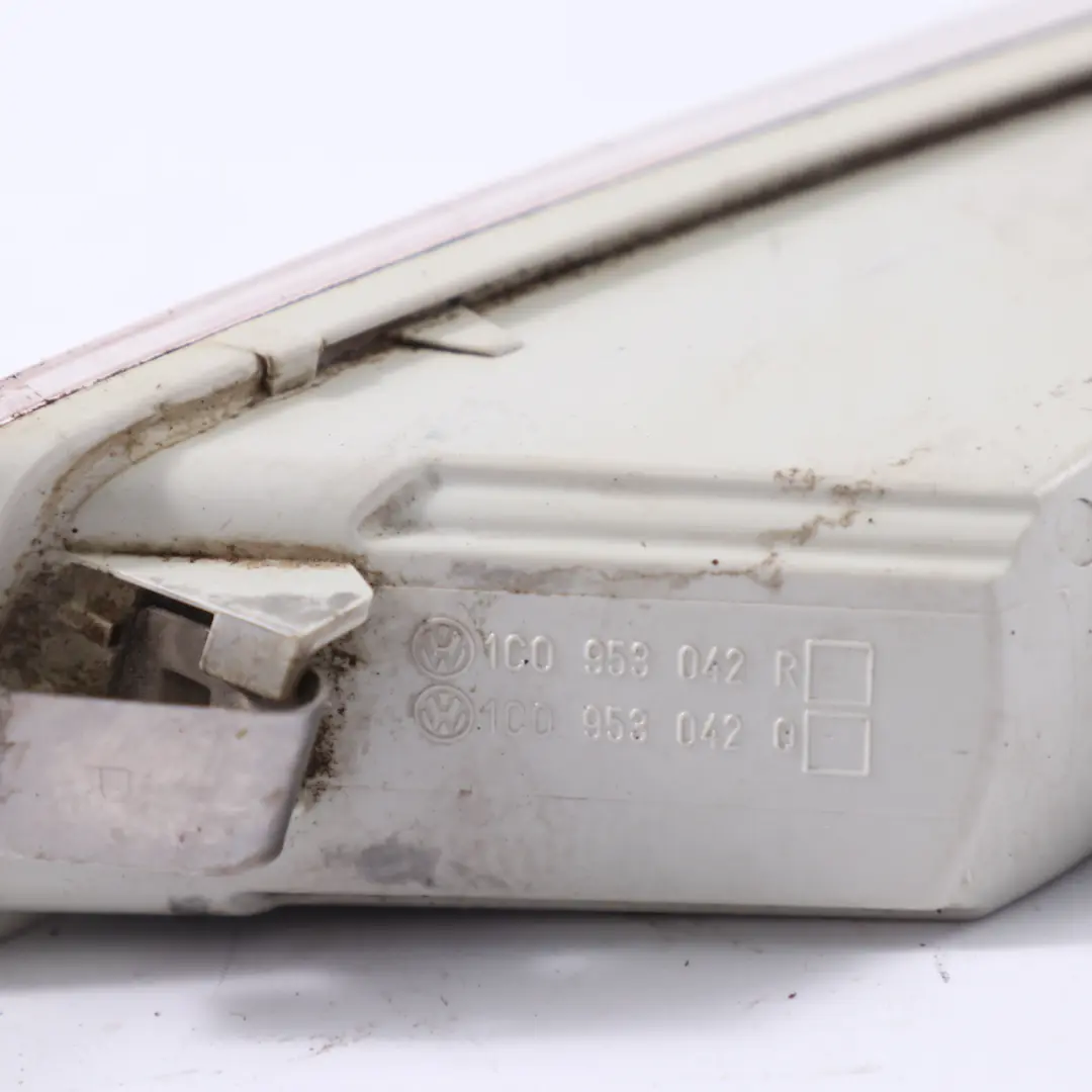 Blinker Vorne Rechts Lampe Licht für VW Volkswagen New Beetle mit Teilenummer 1C0953042Q VW Volkswagen New Beetle Blinker Vorne Rechts Lampe Licht - SKU 1C0953042Q - Teilenummer 1C0953042Q