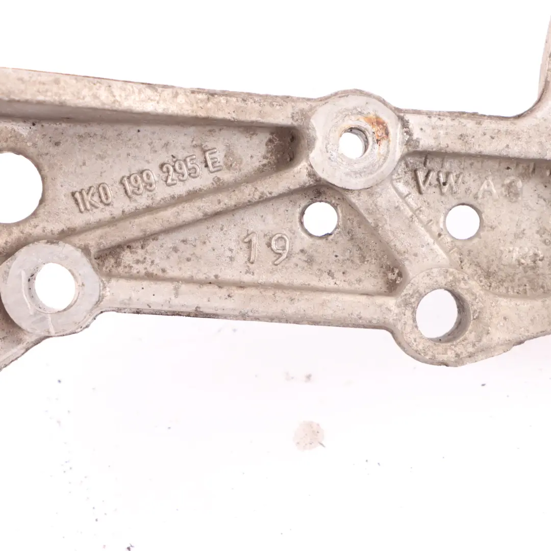 Audi A3 8P Querlenker Halterung Arm Vorne Links Aufhängung - SKU 1K0199295E - Teilenummer 1K0199295E