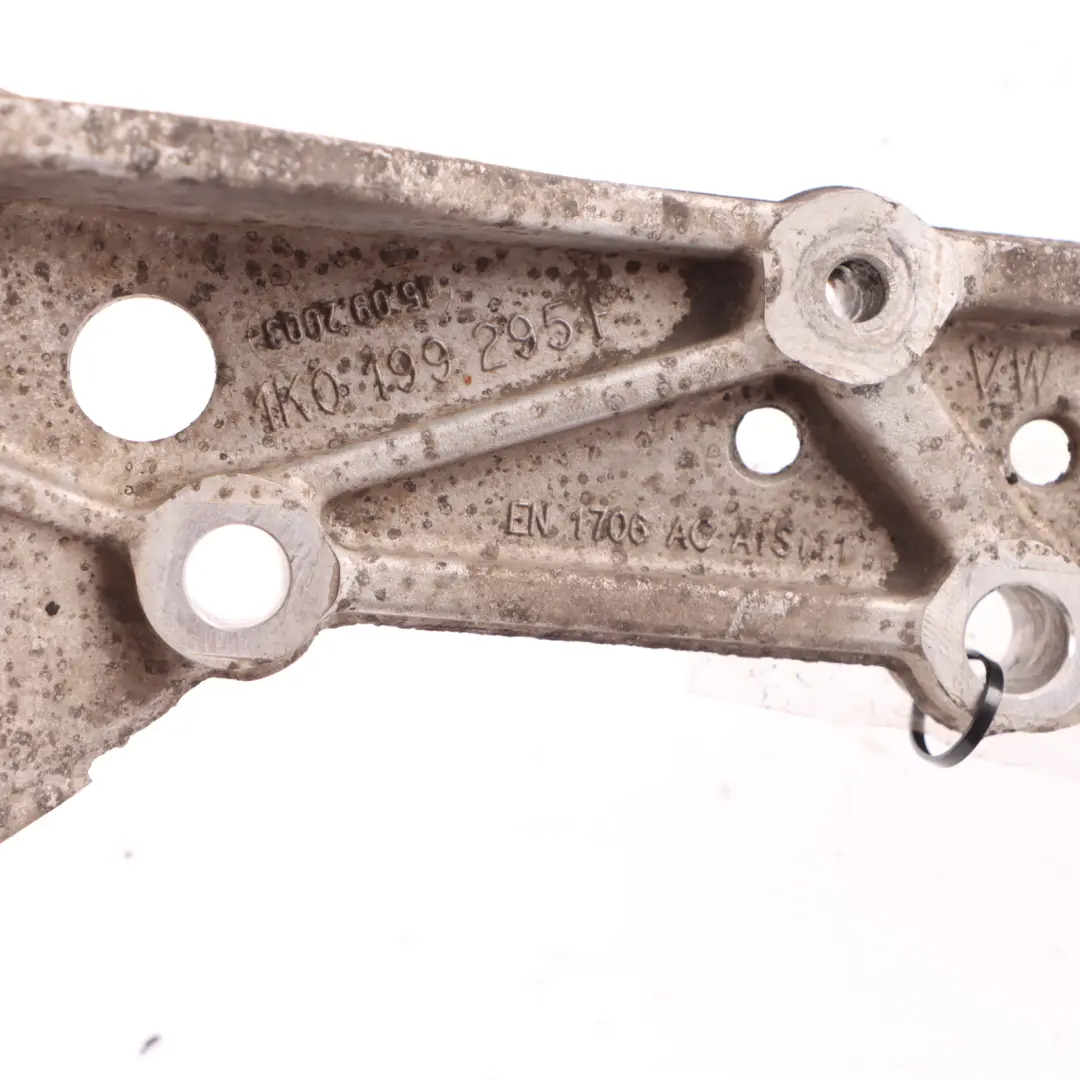 Volkswagen Touran 1T Bras de support Wishbone Suspension avant gauche - SKU 1K0199295F - Numéro de pièce 1K0199295F