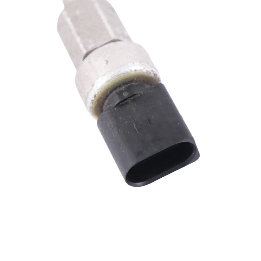 Tuyau d'air conditionné A/C Pipe Line pour Volkswagen Caddy Maxi 1.6 TDI à propos du numéro de pièce 1K0820721C Volkswagen Caddy Maxi 1.6 TDI Tuyau d'air conditionné A/C Pipe Line - SKU 1K0820721C - Numéro de pièce 1K0820721C