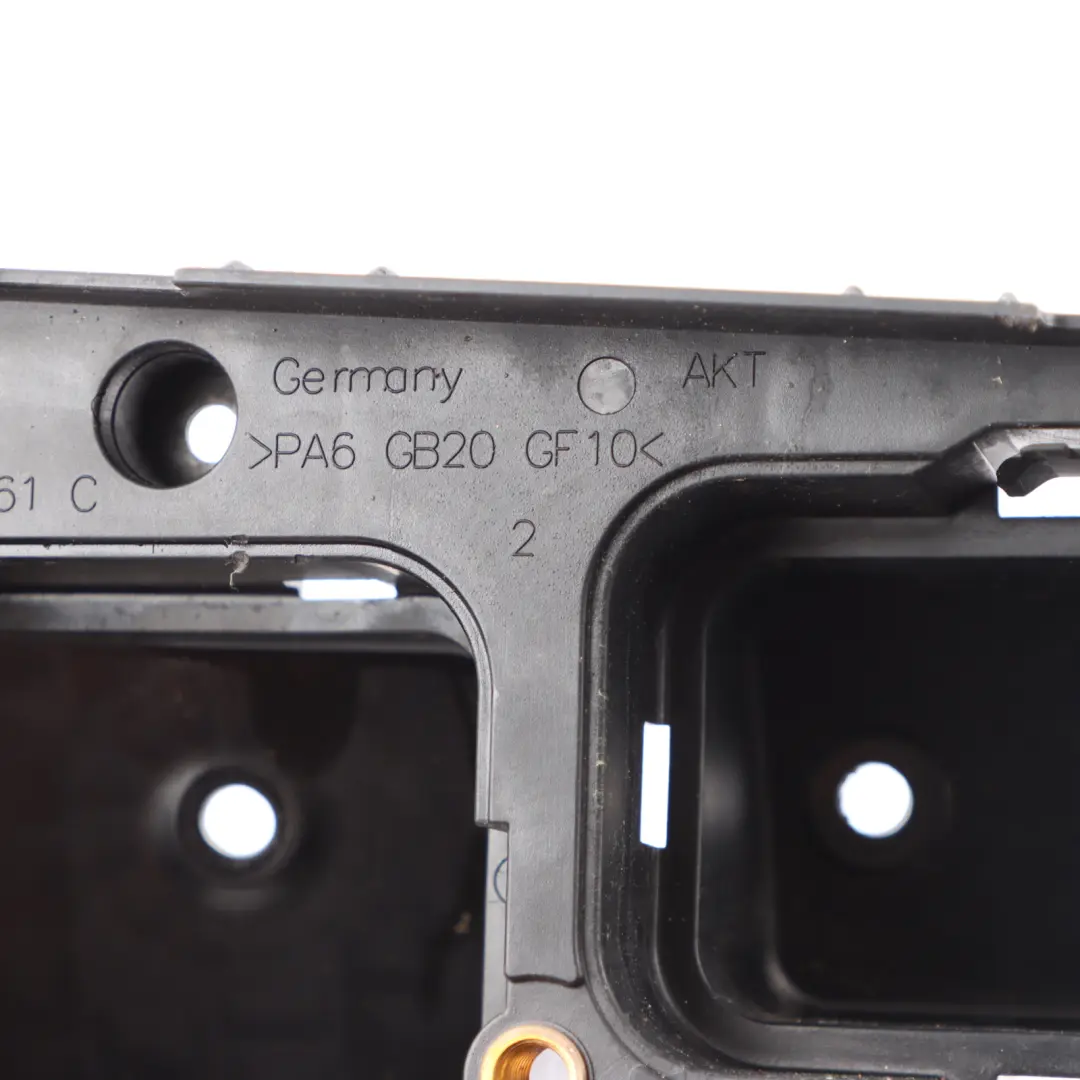 Audi A3 8P Supporto Staffa Montaggio Scatola Fusibili Relè - SKU 1K0907361C - Numero di parte 1K0907361C
