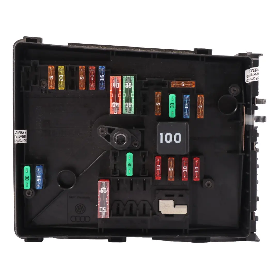 Caja fusibles control Distribución energía para VW Volkswagen Caddy Maxi con número de pieza 1KO937125D VW Volkswagen Caddy Maxi Caja fusibles control Distribución energía - SKU 1KO937125D - Número de pieza 1KO937125D