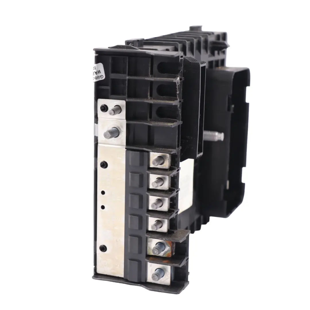 Boîte fusibles contrôle Distribution d'énergie pour Volkswagen Caddy Maxi à propos du numéro de pièce 1KO937125D Volkswagen Caddy Maxi Boîte fusibles contrôle Distribution d'énergie - SKU 1KO937125D - Numéro de pièce 1KO937125D