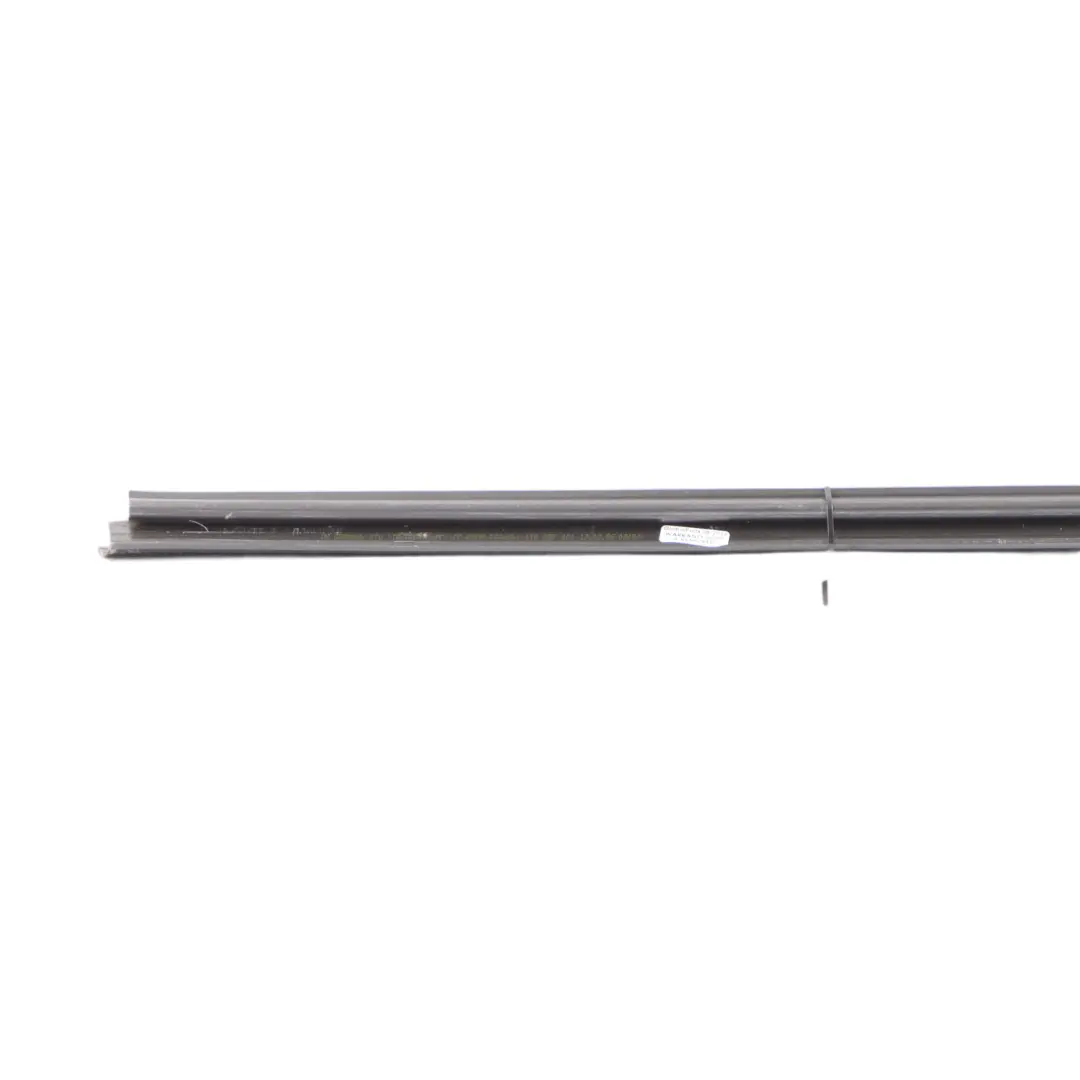 Guarnizione Vetro Porta Anteriore Sinistra per Volkswagen VW Touran 1T con numero di parte 1T0837471B Volkswagen VW Touran 1T Guarnizione Vetro Porta Anteriore Sinistra - SKU 1T0837471B - Numero di parte 1T0837471B