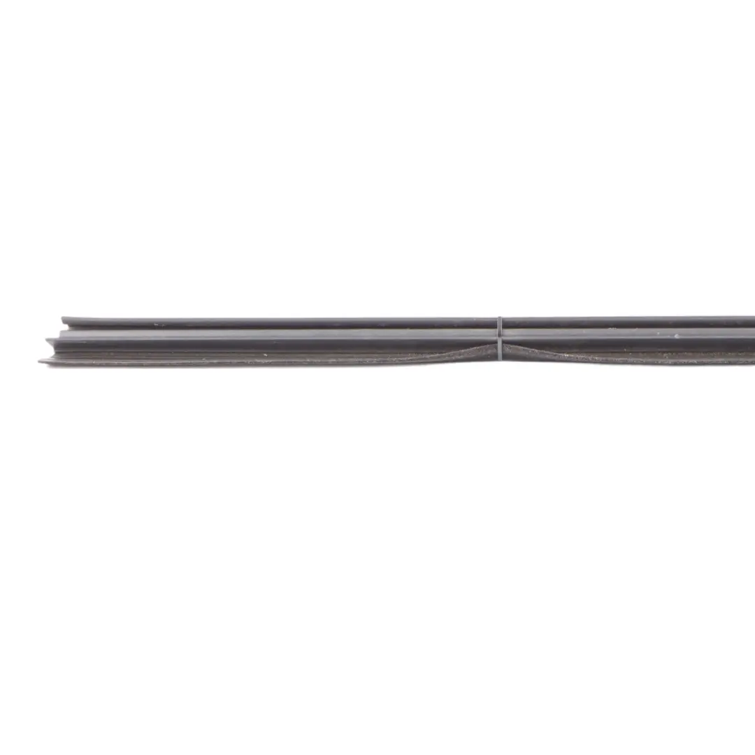 Volkswagen VW Touran 1T Joint Vitre Porte Avant Droit - SKU 1T0837472B - Numéro de pièce 1T0837472B