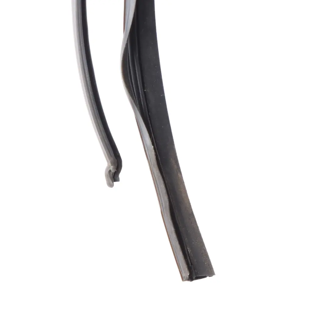 Window Seal Door Rear Left N/S Sealing Gasket Frame to VW Touran 1T with Part number 1T0839431E VW Touran 1T Window Seal Door Rear Left N/S Sealing Gasket Frame - SKU 1T0839431E - Part number 1T0839431E