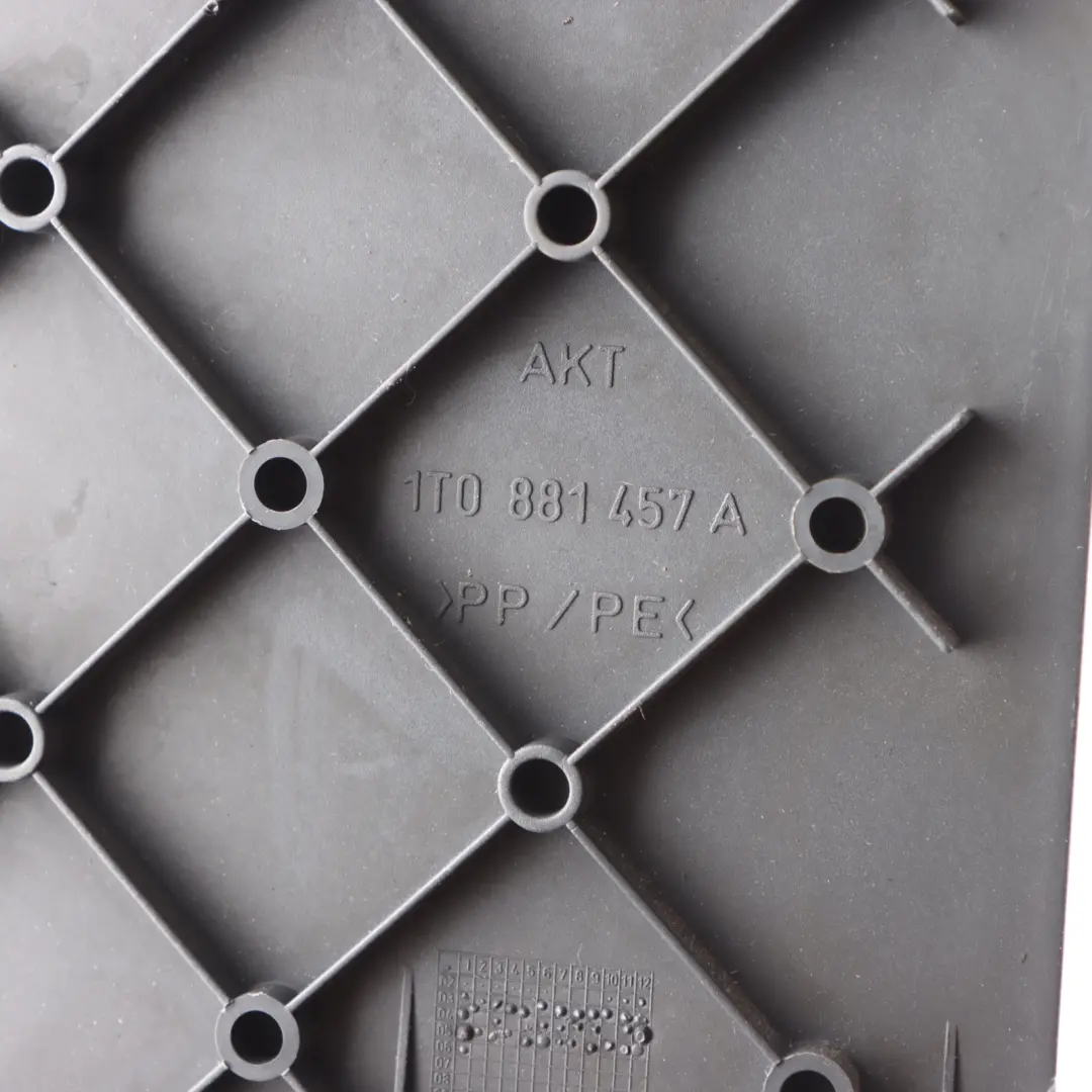 Asiento Delantero Izquierdo Funda Panel Tapa para VW Volkswagen Touran 1T con número de pieza 1T0881457A VW Volkswagen Touran 1T Asiento Delantero Izquierdo Funda Panel Tapa - SKU 1T0881457A - Número de pieza 1T0881457A