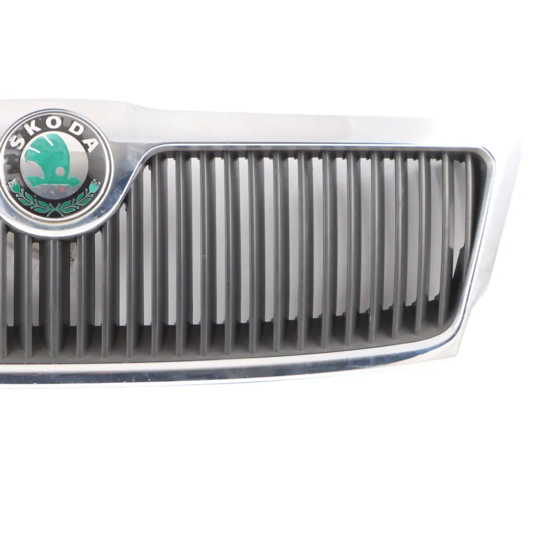 Skoda Octavia II Centre Upper Front Grille Radiator Panel - SKU 1Z0853668 - Part number 1Z0853668
