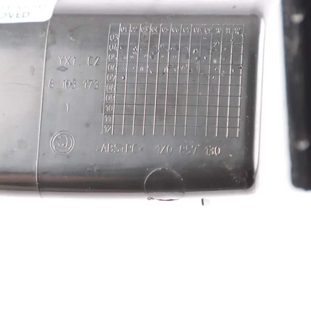 Schowek Półka Panelu Środkowego Tył Tylna Tunelu do Skoda Octavia II o numerze 1Z0857130 Skoda Octavia II Schowek Półka Panelu Środkowego Tył Tylna Tunelu - SKU 1Z0857130 - Numer Części 1Z0857130