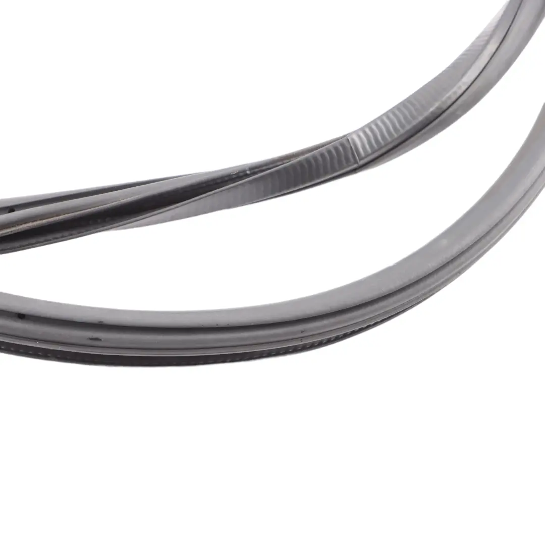 Front Door Trim Strip Right O/S Seal Gasket Rubber to Skoda Octavia II with Part number 1Z0867365D Skoda Octavia II Front Door Trim Strip Right O/S Seal Gasket Rubber - SKU 1Z0867365D - Part number 1Z0867365D