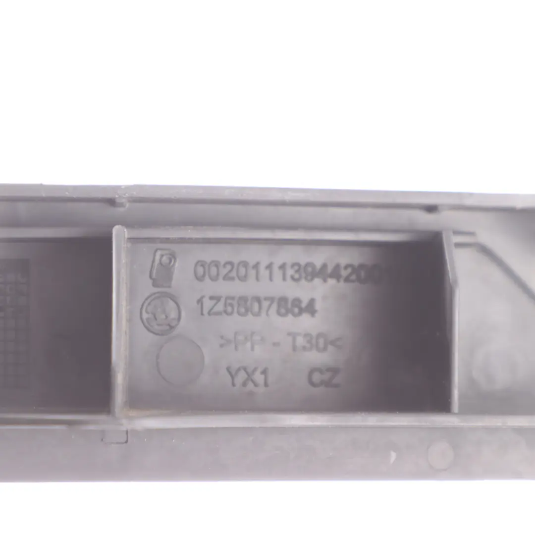 Staffa Paraurti Posteriore Destra Supporto Portante per Skoda Octavia II con numero di parte 1Z5807864 Skoda Octavia II Staffa Paraurti Posteriore Destra Supporto Portante - SKU 1Z5807864 - Numero di parte 1Z5807864