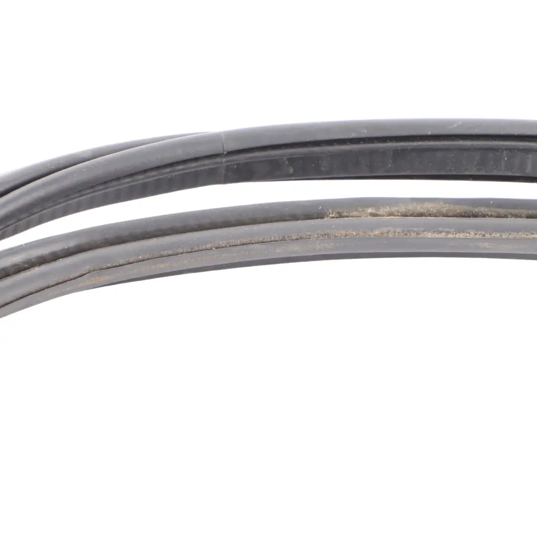 Joint caoutchouc coffre Porte arrière Bagages pour Skoda Octavia II à propos du numéro de pièce 1Z5827705A Skoda Octavia II Joint caoutchouc coffre Porte arrière Bagages - SKU 1Z5827705A - Numéro de pièce 1Z5827705A