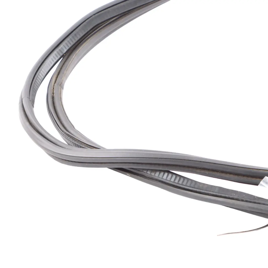 Uszczelka Klapy Bagażnika do Skoda Octavia II o numerze 1Z5827705A Skoda Octavia II Uszczelka Klapy Bagażnika - SKU 1Z5827705A - Numer Części 1Z5827705A