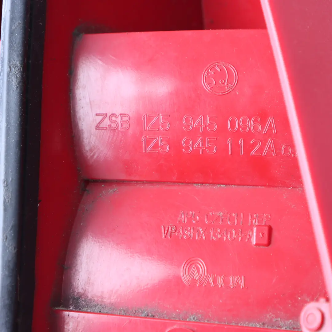 Mk2 Taillight Tail Light Lamp Side Panel Rear Right O/S to Skoda Octavia with Part number 1Z5945112A Skoda Octavia Mk2 Taillight Tail Light Lamp Side Panel Rear Right O/S - SKU 1Z5945112A - Part number 1Z5945112A