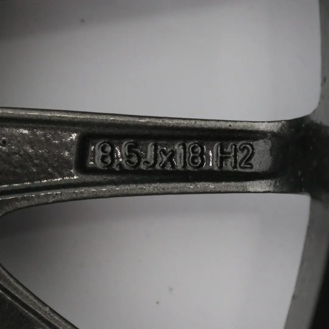 Jante arrière grise en alliage léger V Spoke 72 18" 8,5J ET:50 pour BMW E46 à propos du numéro de pièce 2229155 BMW E46 Jante arrière grise en alliage léger V Spoke 72 18" 8,5J ET:50 - SKU 2229155-3 - Numéro de pièce 2229155