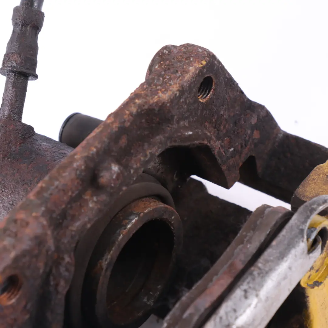 S54 Etrier de frein avant gauche Boîtier d'étrier 60/28/325 pour BMW E46 M3 Petrol à propos du numéro de pièce 2282617 BMW E46 M3 Petrol S54 Etrier de frein avant gauche Boîtier d'étrier 60/28/325 - SKU 2282617-1 - Numéro de pièce 2282617