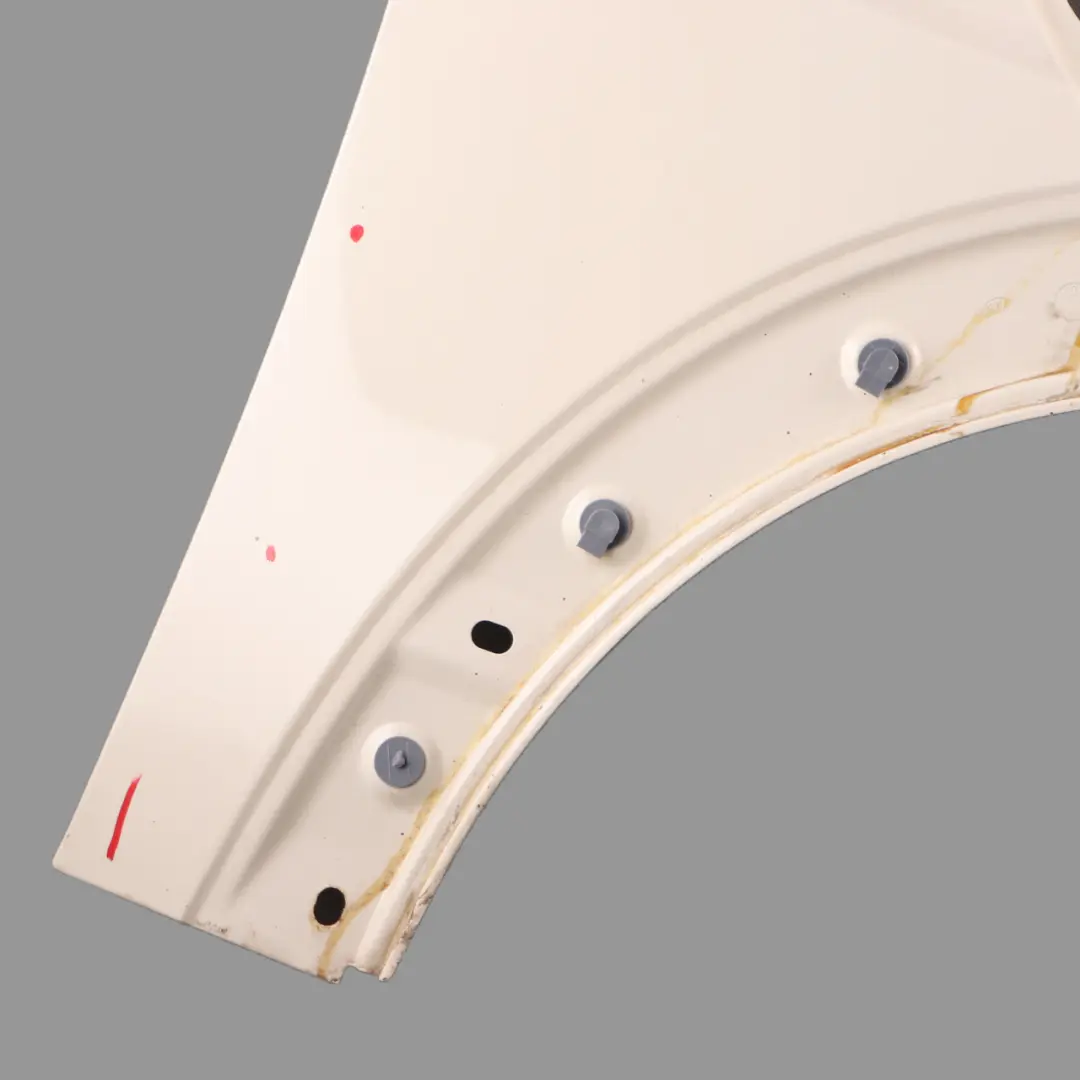 Cache Aile Avant Droite Blanc Poivre - 850 pour Mini R56 R57 à propos du numéro de pièce 2754726 Mini R56 R57 Cache Aile Avant Droite Blanc Poivre - 850 - SKU 2754726-PW11 - Numéro de pièce 2754726