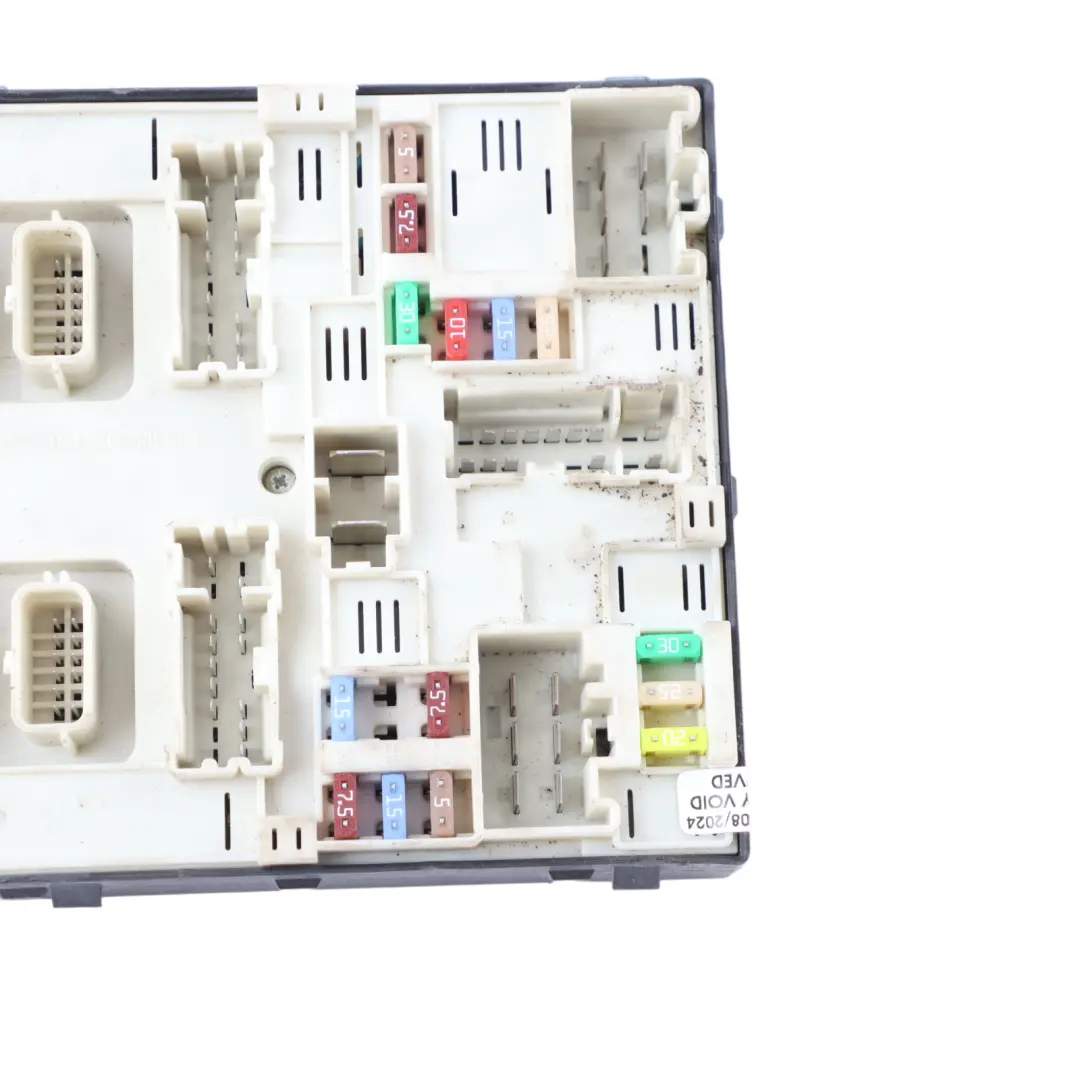 Fuse Box Relay Control Unit Module to Mercedes W415 with Part number 284B68764R Mercedes W415 Fuse Box Relay Control Unit Module - SKU 284B68764R - Part number 284B68764R