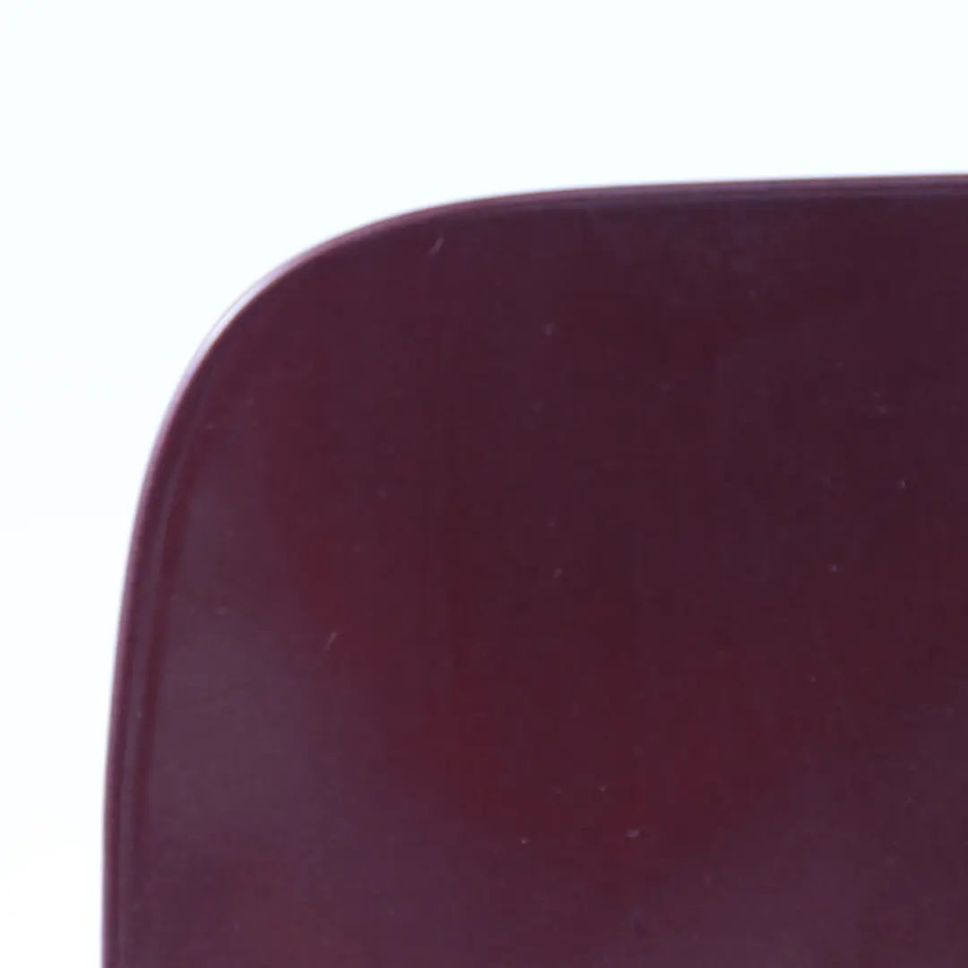 Tappo coperchio sportello Lava Red - LL3U per Volkswagen Caddy Maxi con numero di parte 2K0809905E Volkswagen Caddy Maxi Tappo coperchio sportello Lava Red - LL3U - SKU 2K0809905E-LAV - Numero di parte 2K0809905E