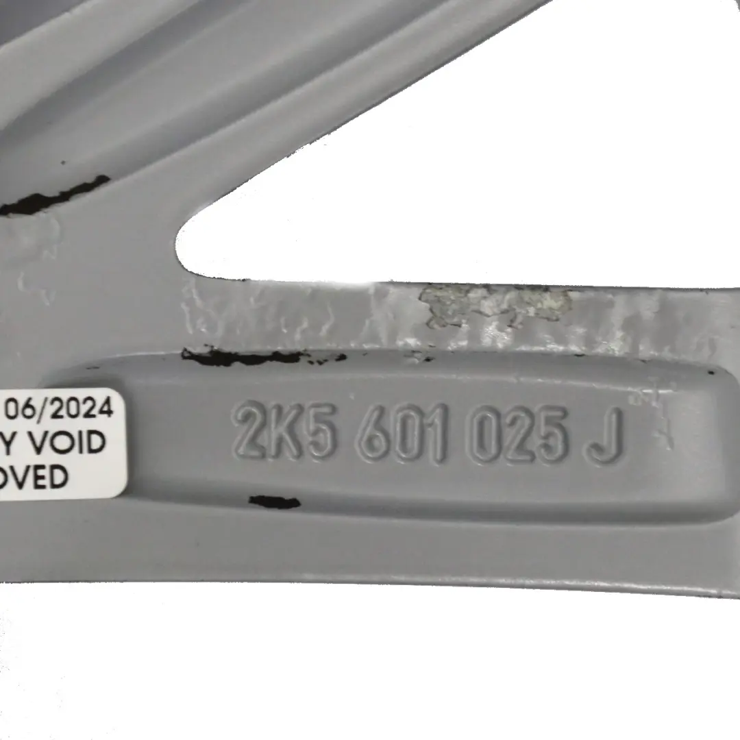 Argent Jante Alliage 16" 6J ET:50 pour VW Volkswagen Caddy à propos du numéro de pièce 2K5601025J VW Volkswagen Caddy Argent Jante Alliage 16" 6J ET:50 - SKU 2K5601025J-2 - Numéro de pièce 2K5601025J