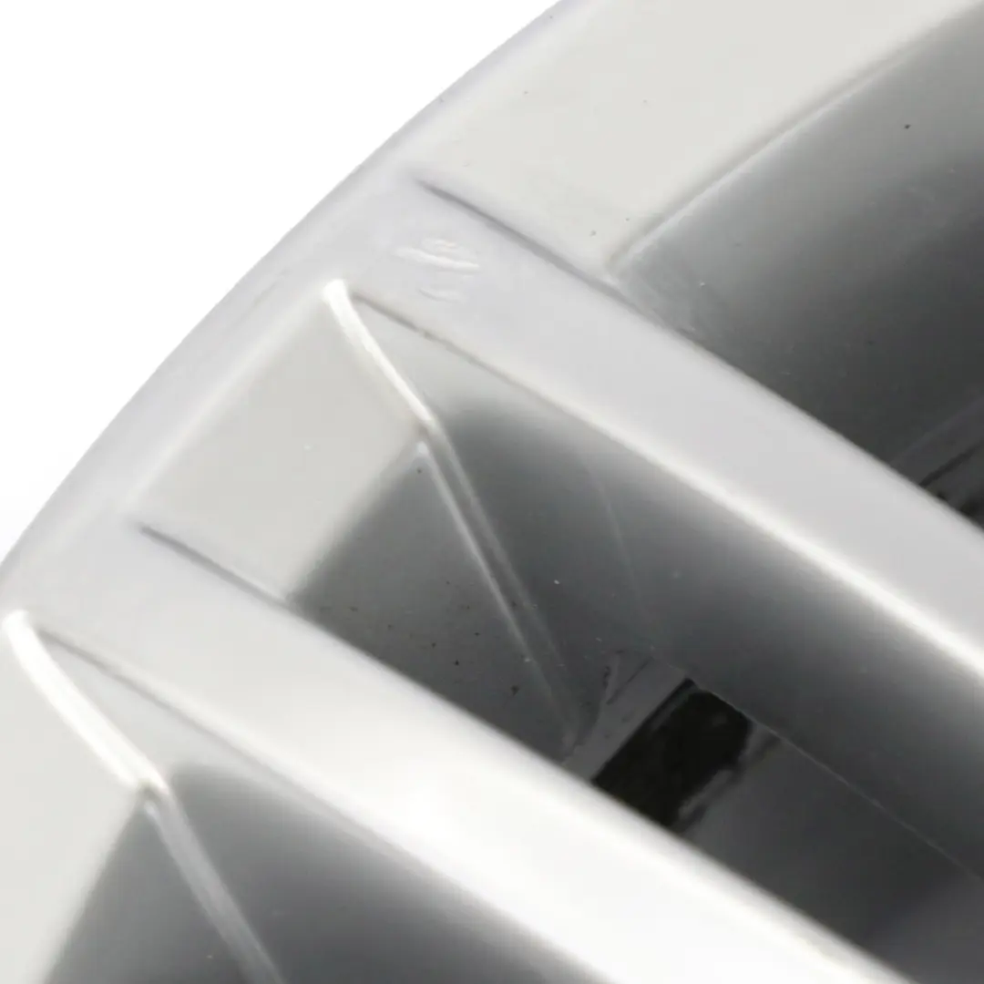 Srebrna Felga Aluminiowa 16" 6J ET:50 do VW Volkswagen Caddy o numerze 2K5601025J VW Volkswagen Caddy Srebrna Felga Aluminiowa 16" 6J ET:50 - SKU 2K5601025J-2 - Numer Części 2K5601025J