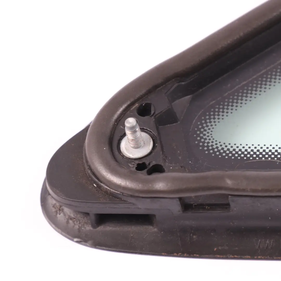 2K Quarter Window Front Door Right Side O/S Glass Triangle AS2 to Volkswagen Caddy with Part number 2K5845412 Volkswagen Caddy 2K Quarter Window Front Door Right Side O/S Glass Triangle AS2 - SKU 2K5845412 - Part number 2K5845412