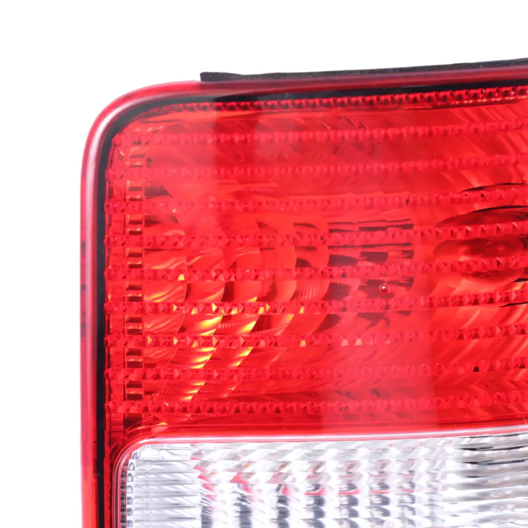 Fanale posteriore destro Fanale Coperchio per VW Volkswagen Caddy Maxi con numero di parte 2K5945096J VW Volkswagen Caddy Maxi Fanale posteriore destro Fanale Coperchio - SKU 2K5945096J - Numero di parte 2K5945096J