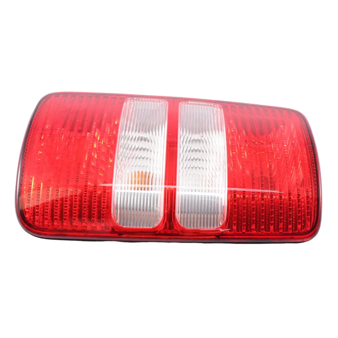 VW Volkswagen Caddy Maxi Feu arrière droit Couvercle coffre - SKU 2K5945096J - Numéro de pièce 2K5945096J