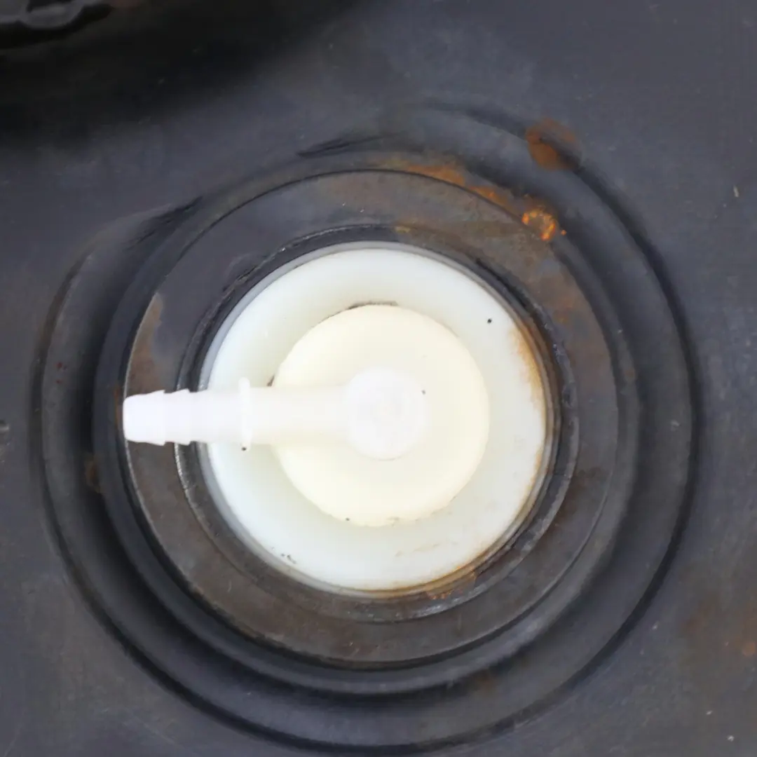 Hyundai H-1 2.5 CRDI Diesel Fuel Tank Reservoir - SKU 31150-4H000 - Part number 31150-4H000