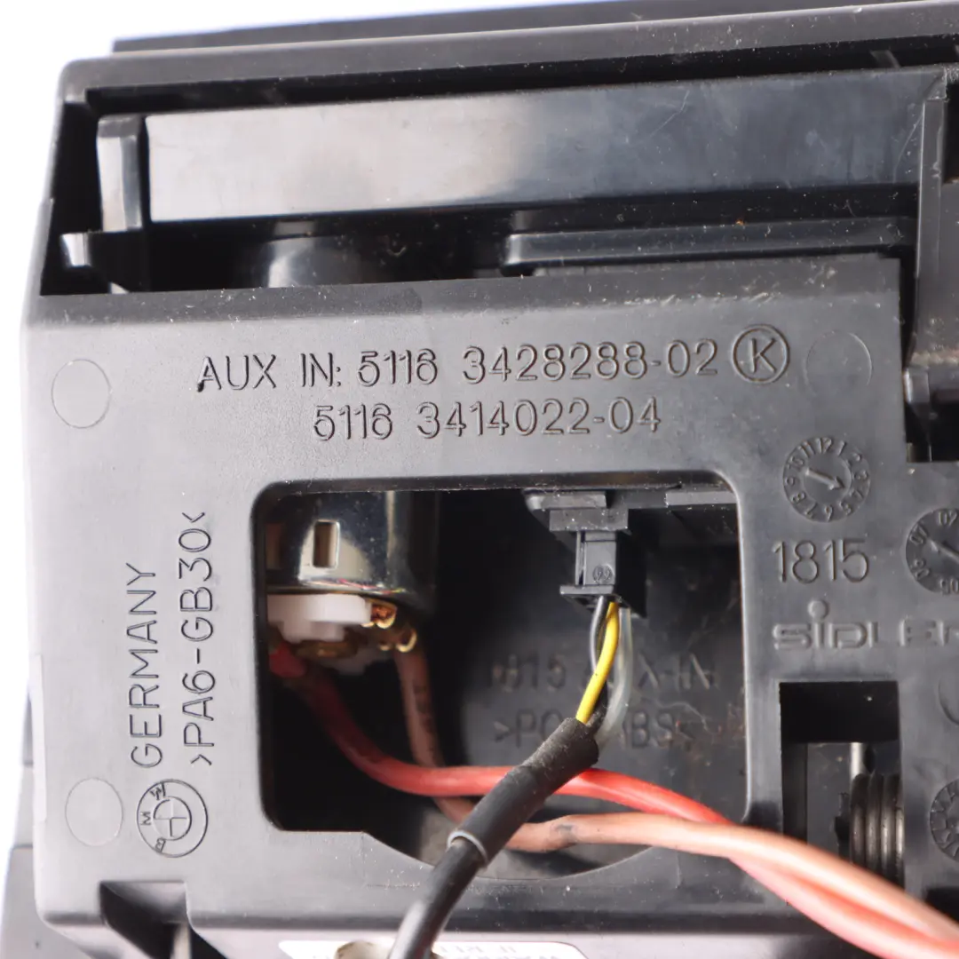 E83N LCI Blende Steckdose Schwarz für BMW X3 er E83 mit Teilenummer 3428288 BMW X3 er E83 E83N LCI Blende Steckdose Schwarz - SKU 3428293-2 - Teilenummer 3428288