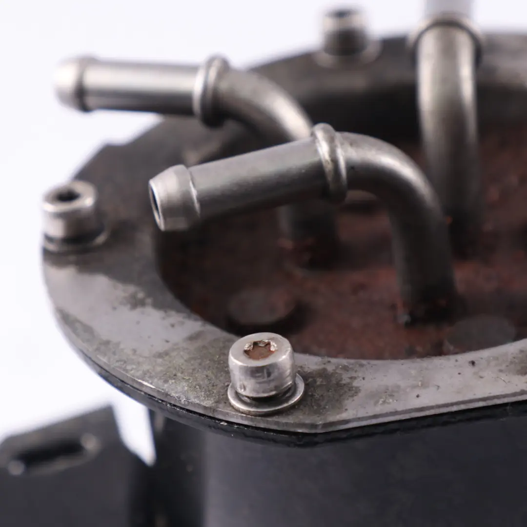 Filtro Carburante Alloggiamento per Volkswagen Caddy Maxi Diesel 1.6 2.0 con numero di parte 3C0127400D Volkswagen Caddy Maxi Diesel 1.6 2.0 Filtro Carburante Alloggiamento - SKU 3C0127400D - Numero di parte 3C0127400D