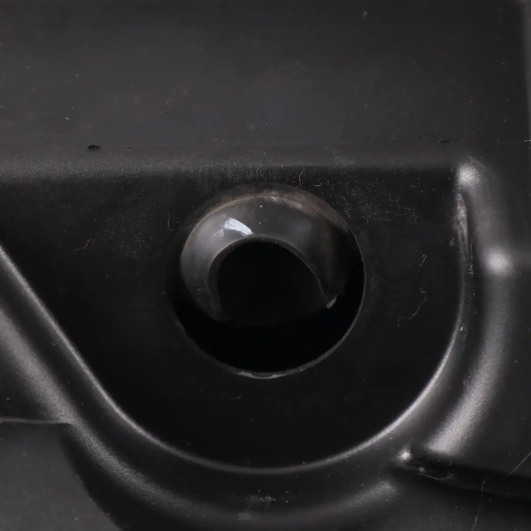 Scatola filtro aria per Volkswagen Caddy Maxi Diesel 1.6 TDI con numero di parte 3C0129607BD Volkswagen Caddy Maxi Diesel 1.6 TDI Scatola filtro aria - SKU 3C0129607BD - Numero di parte 3C0129607BD