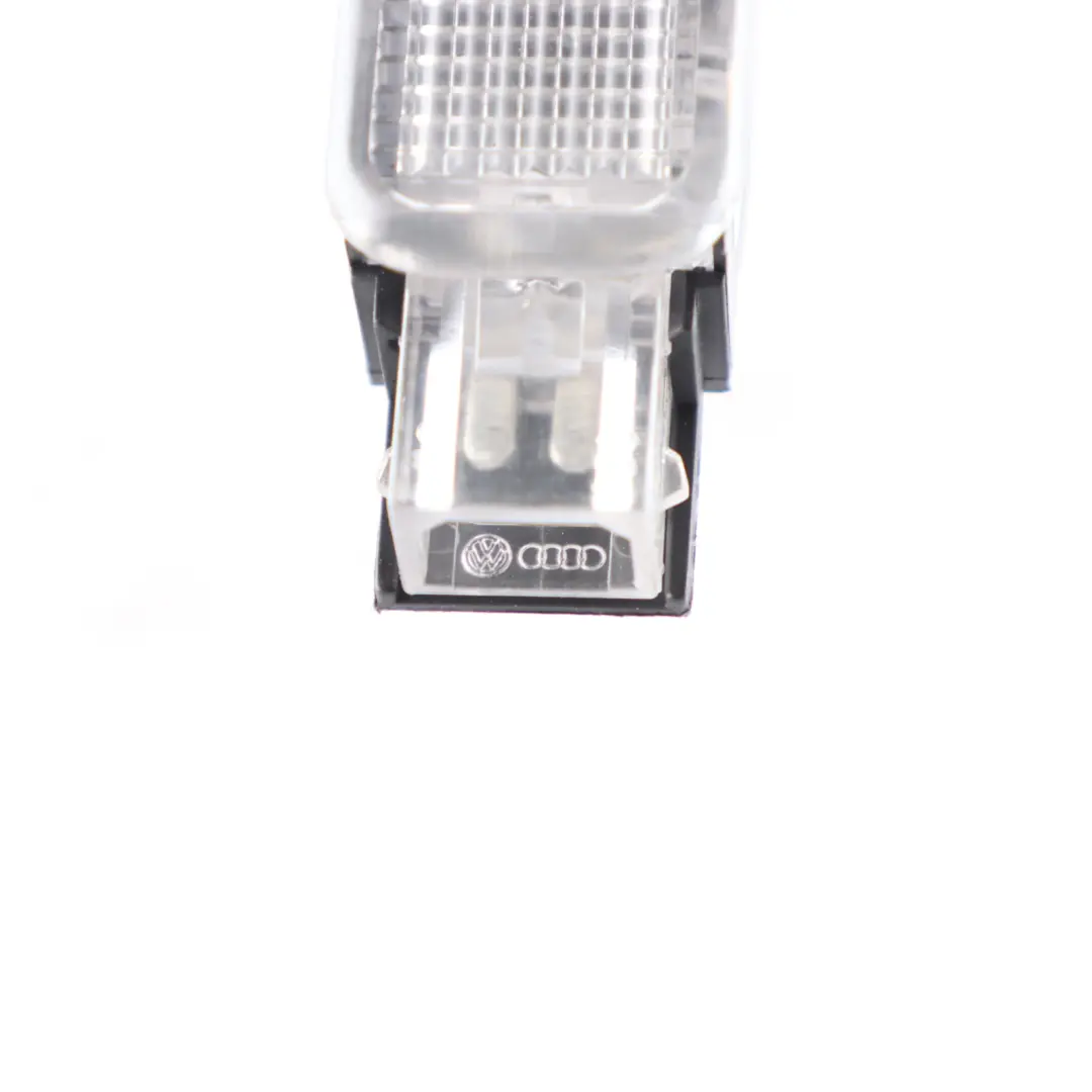 Audi A3 8P Lampe de courtoisie de l'intérieur de l'habitacle - SKU 4B0947415A - Numéro de pièce 4B0947415A