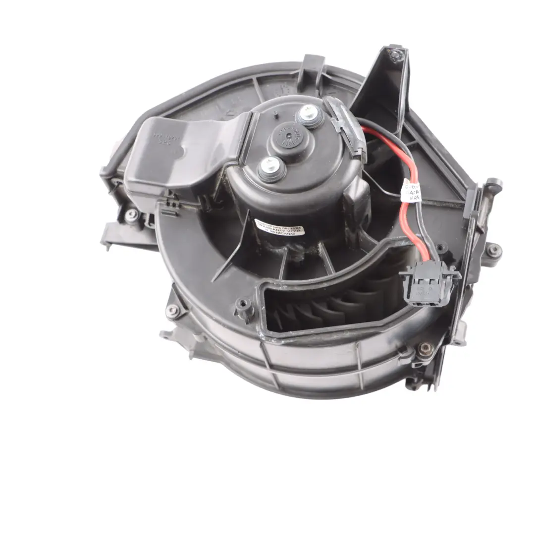 Silnik Wentylator Dmuchawy Nagrzewnicy do Audi A6 C6 o numerze 4F0820020A Audi A6 C6 Silnik Wentylator Dmuchawy Nagrzewnicy - SKU 4F0820020A - Numer Części 4F0820020A