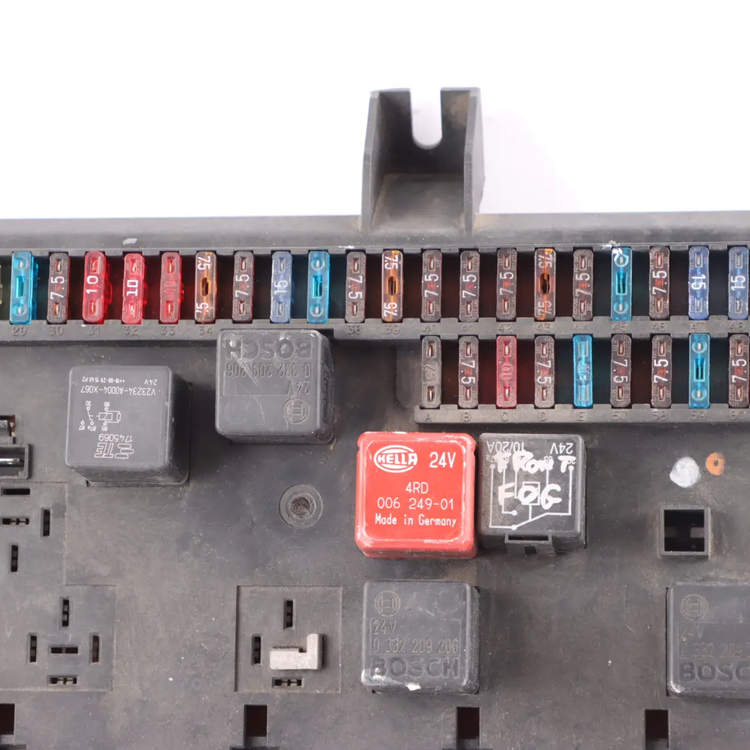 85CF Fuse Box Module Electrical Relay Control Unit to DAF with Part number 518171004 DAF 85CF Fuse Box Module Electrical Relay Control Unit - SKU 518171004 - Part number 518171004