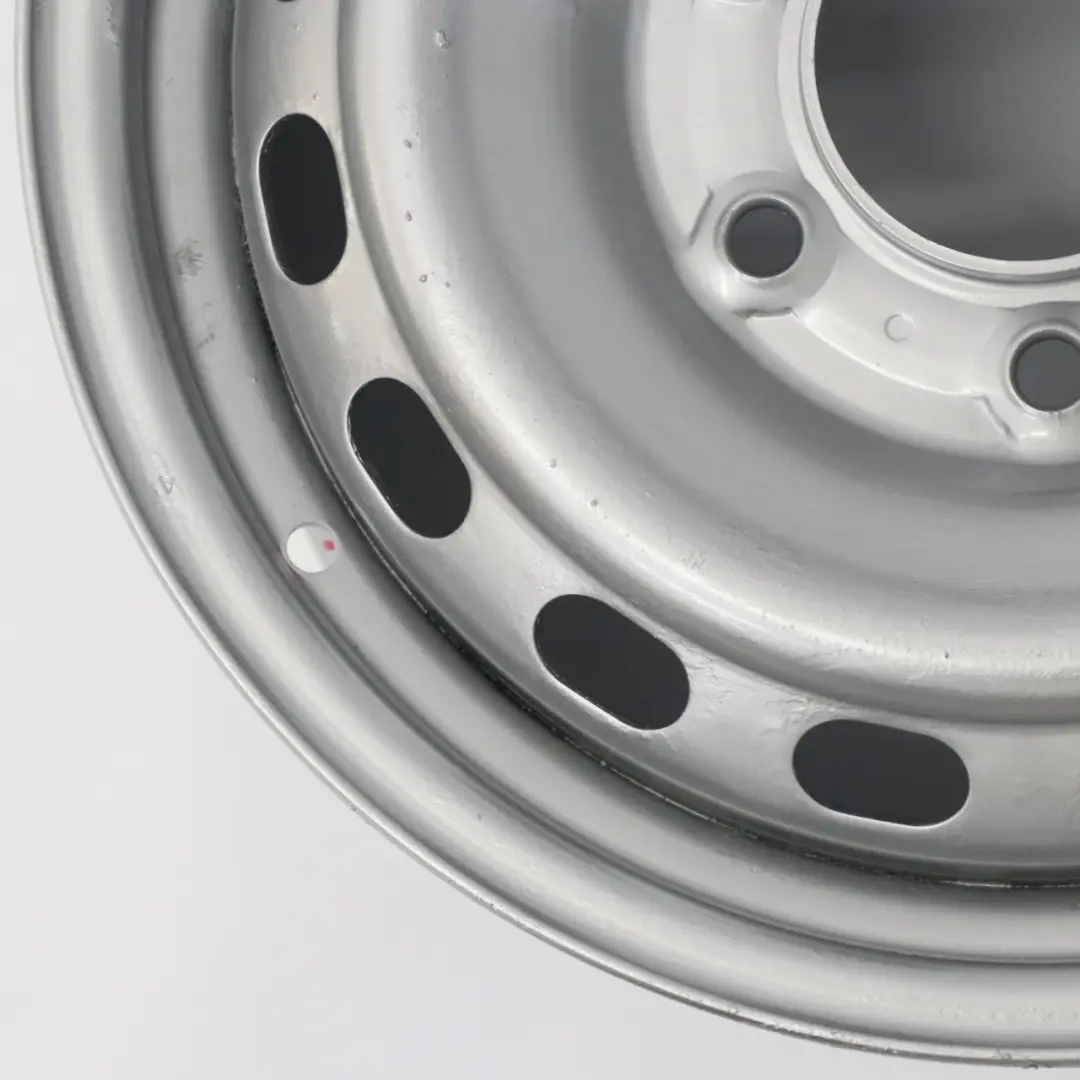 Hyundai H-1 Llanta de acero plateada 16" 6,5J ET:56 H - SKU 529104H000HM-1 - Número de pieza 529104H000HM