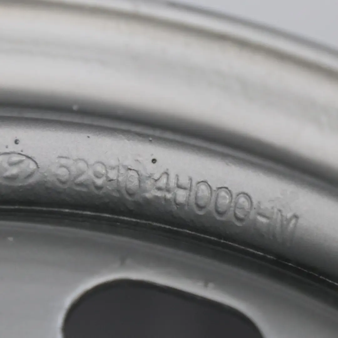 Silberne Stahl Felge 16" 6,5J ET:56 H für Hyundai H-1 mit Teilenummer 529104H000HM Hyundai H-1 Silberne Stahl Felge 16" 6,5J ET:56 H - SKU 529104H000HM-1 - Teilenummer 529104H000HM