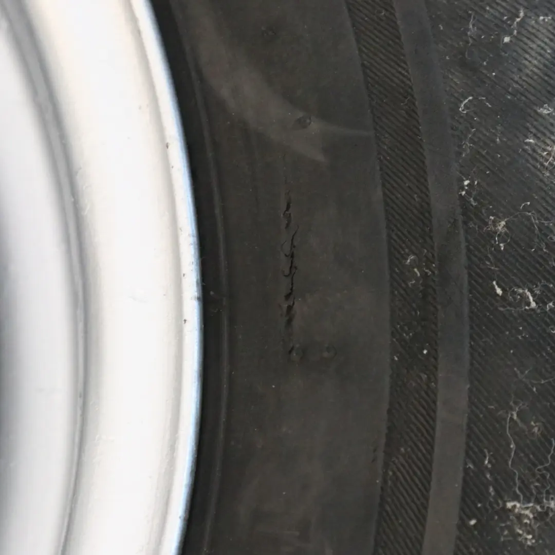 Stahlfelge mit Reifen Hankook 215/70 16" 6,5J H für Hyundai H-1 mit Teilenummer 529104H000HM Hyundai H-1 Stahlfelge mit Reifen Hankook 215/70 16" 6,5J H - SKU 529104H000HM - Teilenummer 529104H000HM