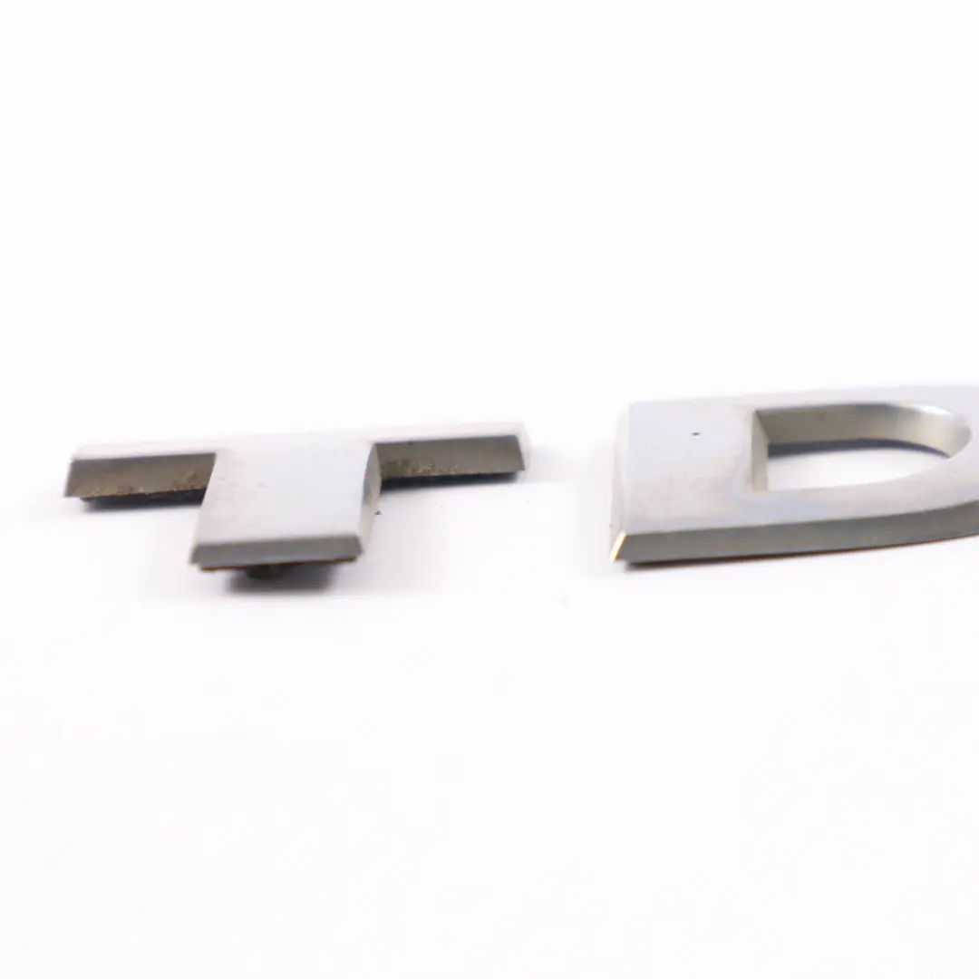 Volkswagen Caddy Maxi Portellone posteriore Emblema TDI Baule - SKU 5K0853675AP - Numero di parte 5K0853675AP
