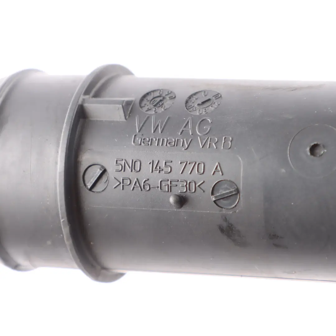 Tuyau admission air turbo admission air turbo pour Audi A3 8P 2.0 TDI à propos du numéro de pièce 5N0145770A Audi A3 8P 2.0 TDI Tuyau admission air turbo admission air turbo - SKU 5N0145770A - Numéro de pièce 5N0145770A