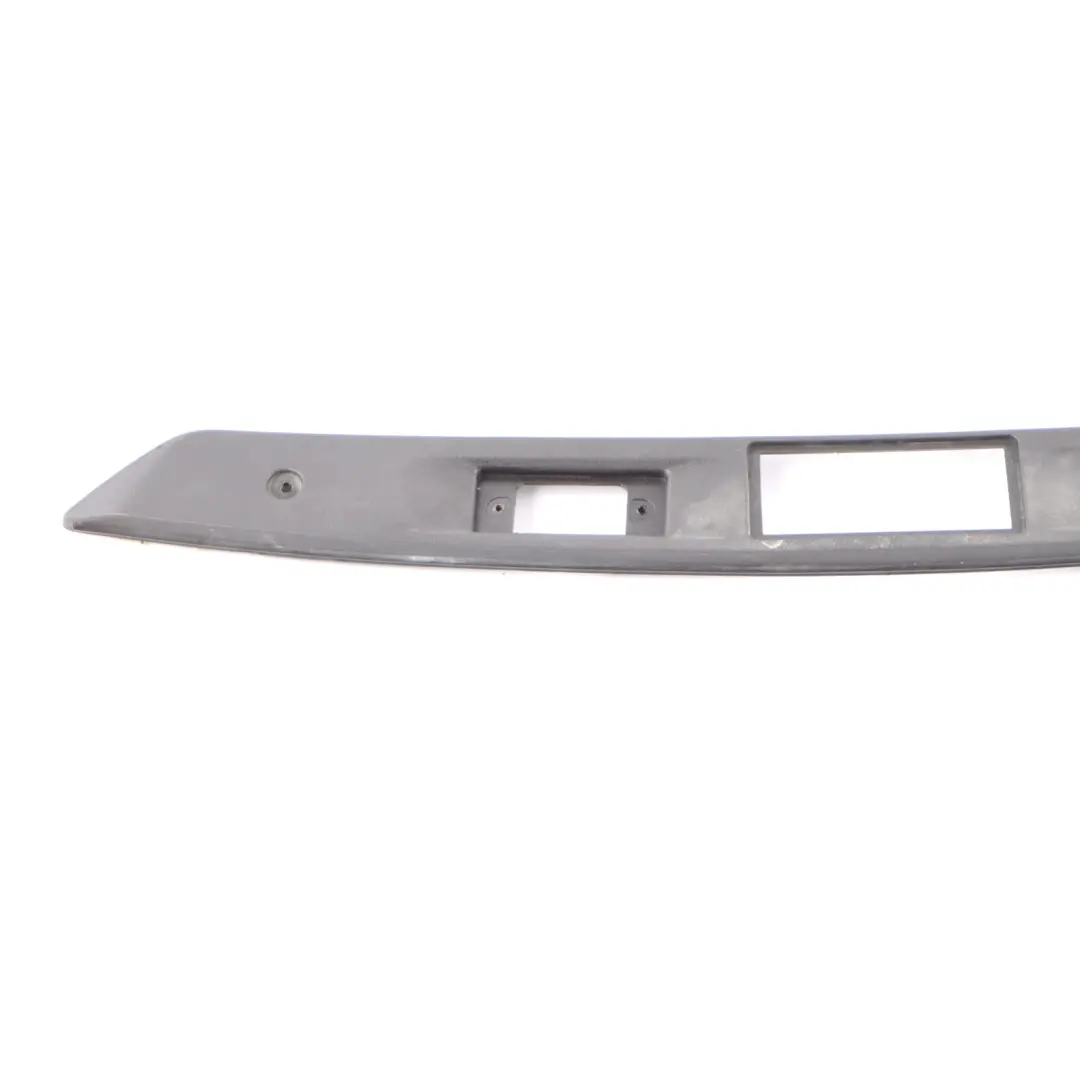 Volkswagen VW Tiguan 5N Listwa Klapy Bagażnika Czarna - SKU 5N0827287A - Numer Części 5N0827287A