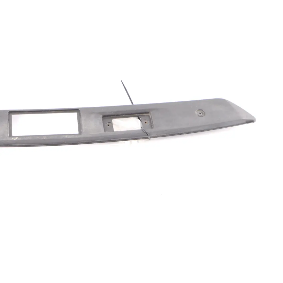 Volkswagen VW Tiguan 5N Coperchio del bagagliaio Maniglia Trim Nero - SKU 5N0827287A - Numero di parte 5N0827287A