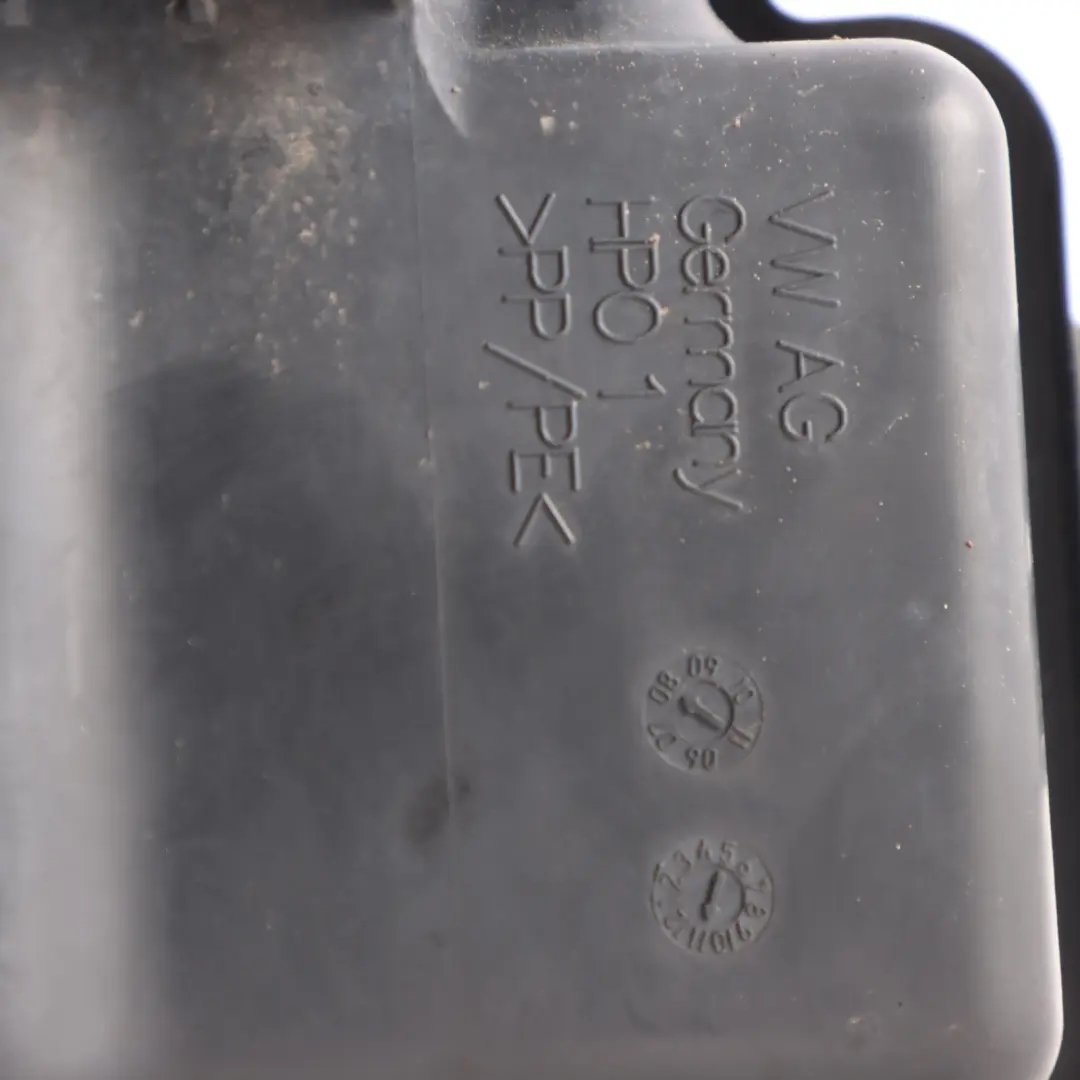 VW Volkswagen Tiguan 5N Réservoir de fluide Bouteille de lave-glace - SKU 5N0955453B - Numéro de pièce 5N0955453B